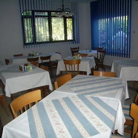 Sobe Radmila * Supetarska Draga